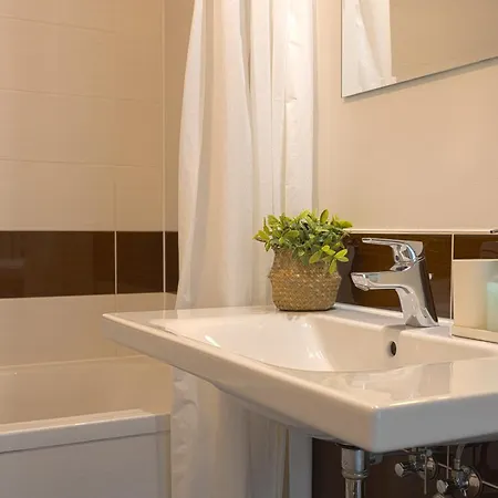 Skau Panorama Family & Business View Free Parking * براتسيلافا